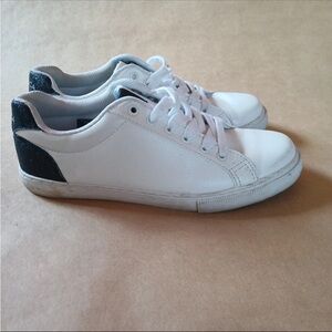 Women’s Nautica White & Black Comfort Cushioned 8 Sneakers Shoes